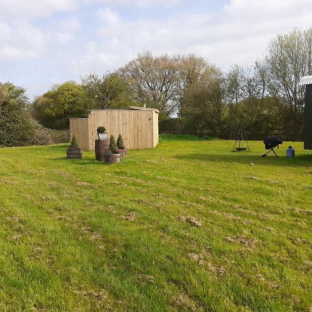 Glamping At The Retreat Wiltshire Is Rural Bliss Villa Chippenham  Bagian luar foto