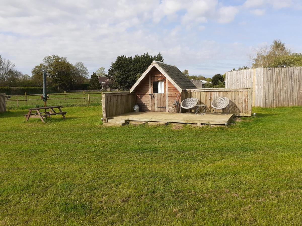 Glamping At The Retreat Wiltshire Is Rural Bliss Villa Chippenham  Bagian luar foto