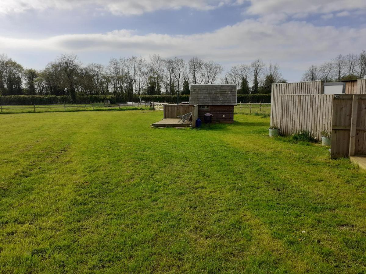 Glamping At The Retreat Wiltshire Is Rural Bliss Villa Chippenham  Bagian luar foto