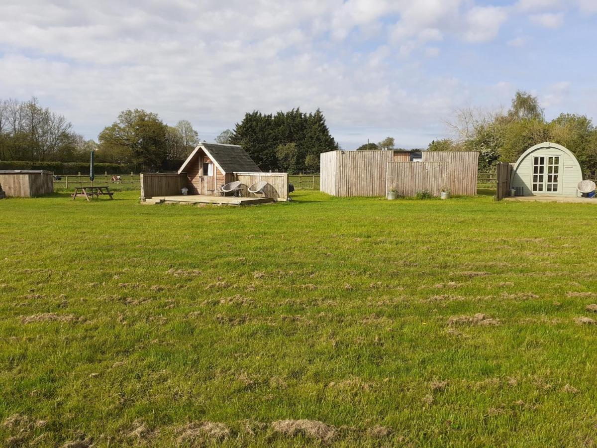 Glamping At The Retreat Wiltshire Is Rural Bliss Villa Chippenham  Bagian luar foto